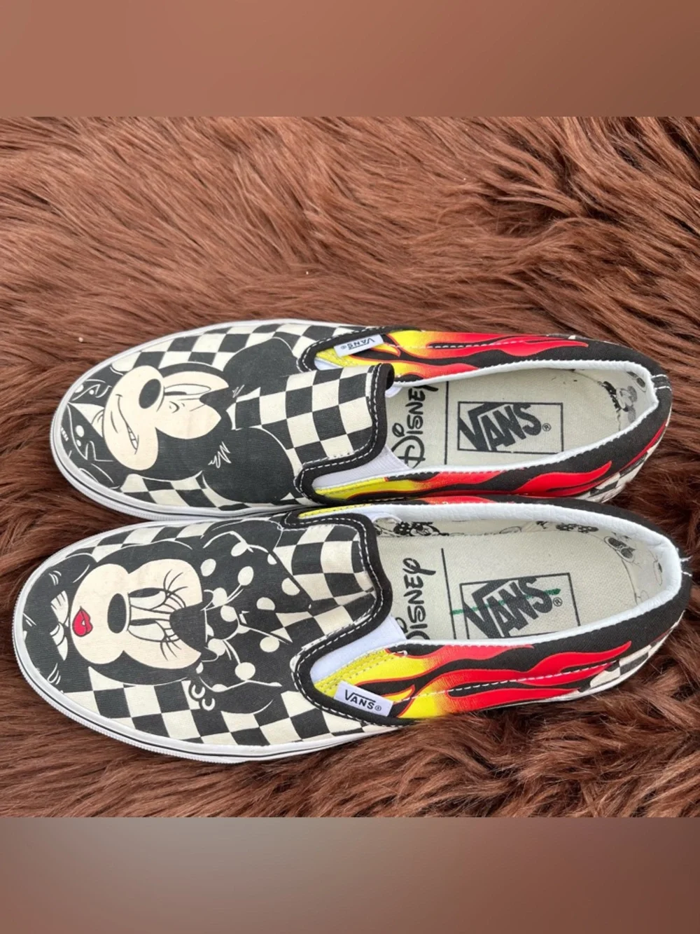 Disney x Vans Mickey and Minnie Canvas Sneakers - Picture 6 of 14
